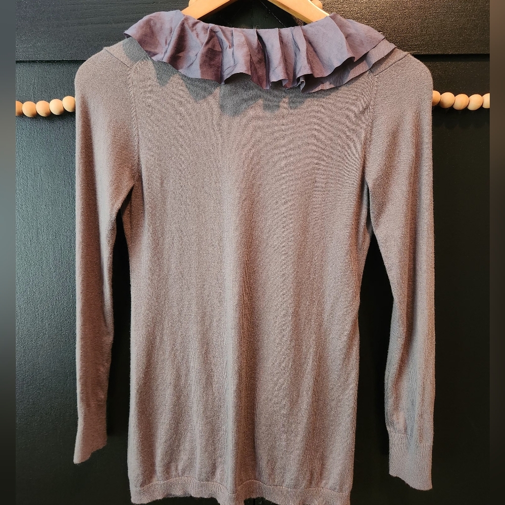LOFT Women's Gray Cardigan with Ruffled Front~size XSP - Picture 5 of 7